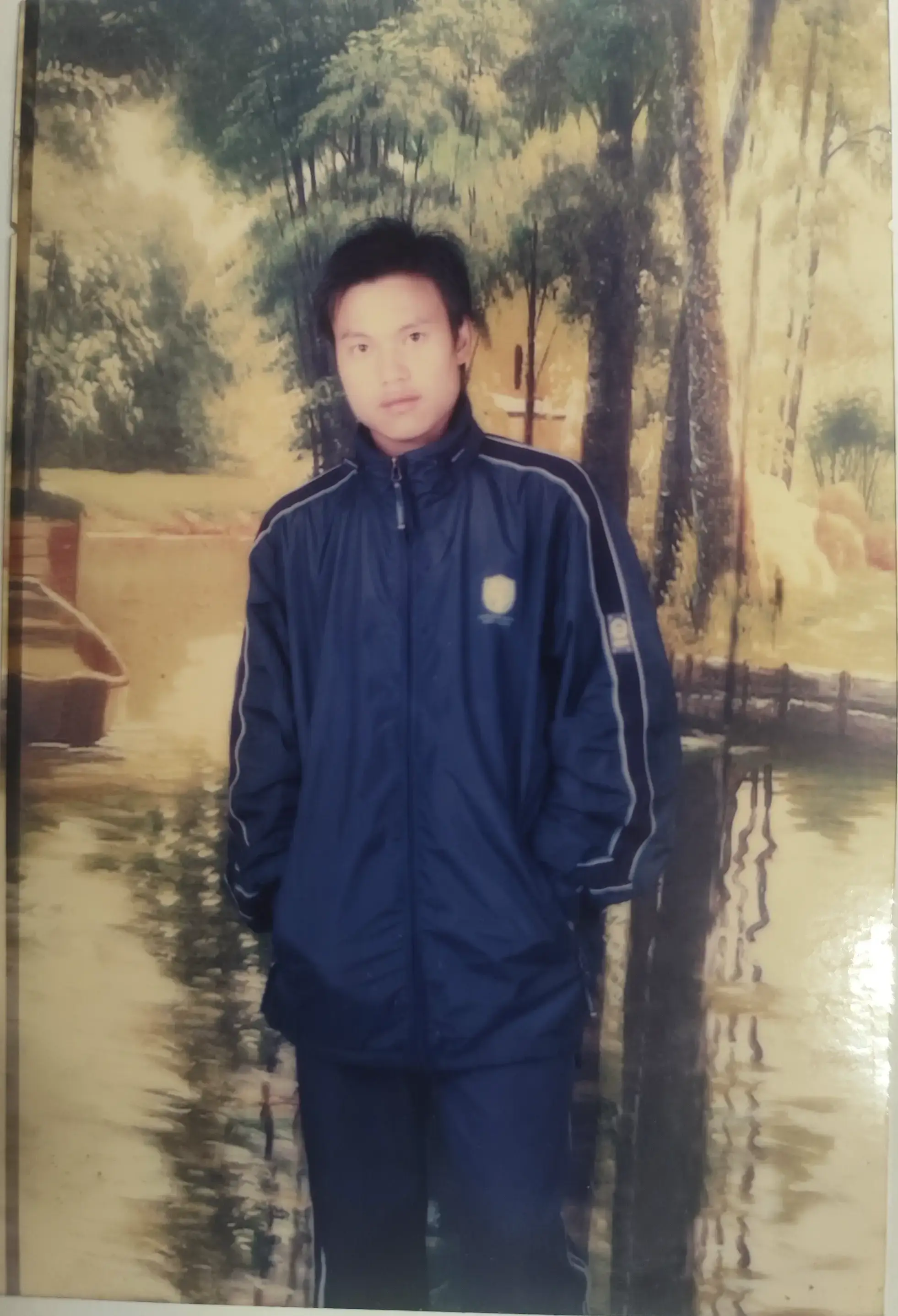 罗文若有所思的样子,不知道当时在想什么,也许是在想下节课的考试吧。