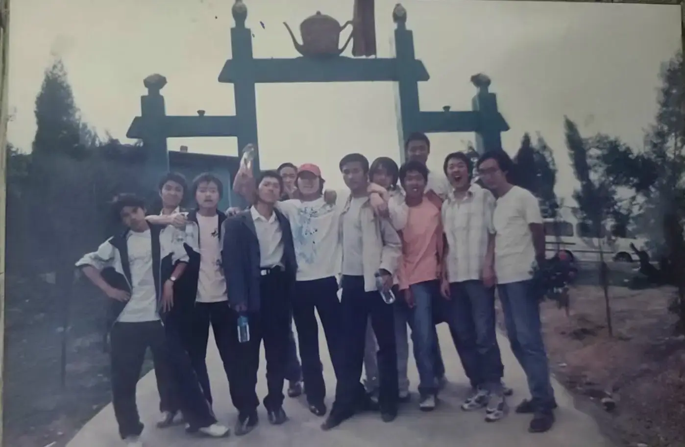 镇雄一中212班2006年珍贵留影，记录我们高三毕业活动的美好瞬间。